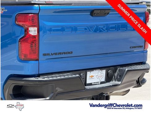 Used 2023 Chevrolet Silverado 1500 Custom Trail Boss w/ LPO, Dark Essentials Package AWD/4WD image 6