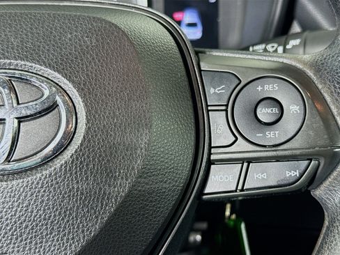 Used 2021 Toyota Corolla LE image 14