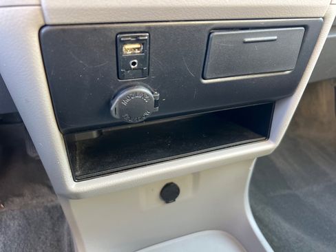 Used 2017 Toyota Sienna LE image 35