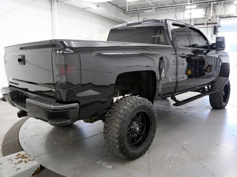 Used 2019 Chevrolet Silverado 1500 Custom w/ Custom Convenience Package AWD/4WD image 7