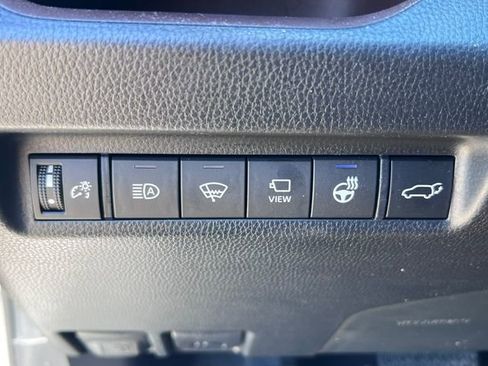 Used 2022 Toyota RAV4 Limited AWD/4WD image 9