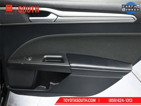 Used 2019 Ford Fusion SE image 25