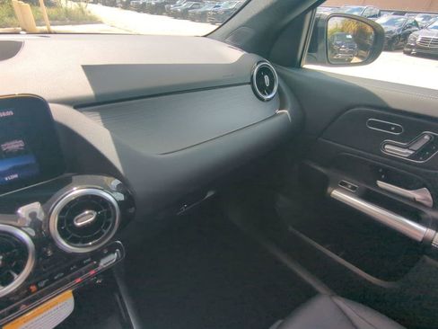Used 2026 Mercedes-Benz GLA 250 4MATIC image 4