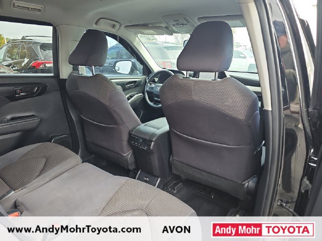 Used 2020 Toyota Highlander L FWD image 18