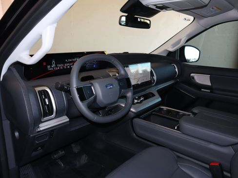 New 2026 Ford Expedition Max Active RWD image 21