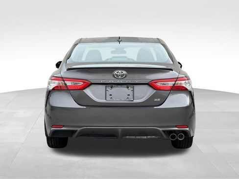Used 2020 Toyota Camry SE FWD image 6