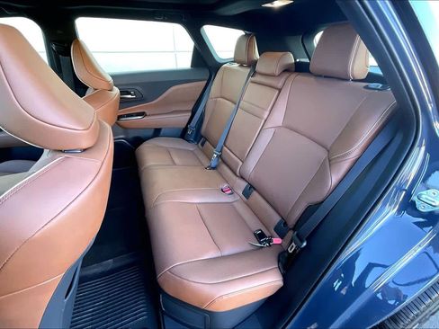 Used 2025 Toyota Crown Signia Limited image 21