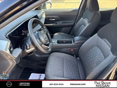 Certified 2025 Nissan Kicks SV w/ Charging Package FWD image 18