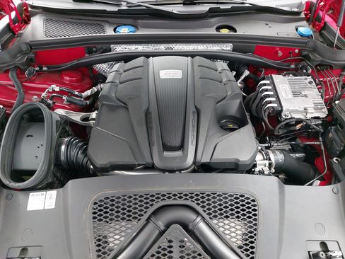 Used 2024 Porsche Macan GTS image 31