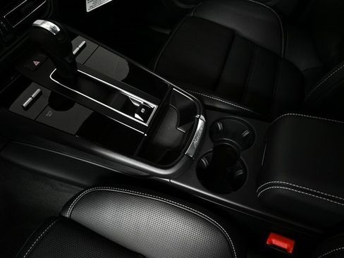 New 2026 Porsche Macan S image 25