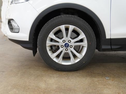 Used 2018 Ford Escape SEL w/ Ford Safe & Smart Package AWD/4WD image 12