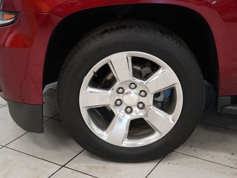 Used 2018 Chevrolet Suburban LT AWD/4WD image 18