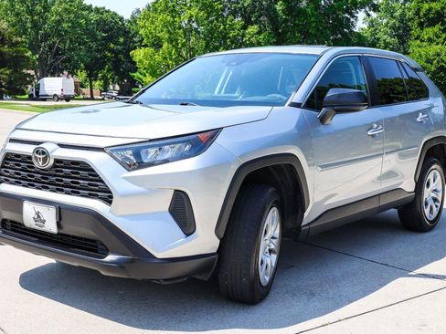 Used 2022 Toyota RAV4 LE w/ Carpet Mat Package (TMS) AWD/4WD image 3