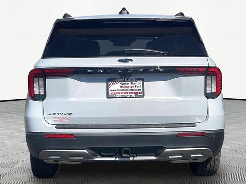 New 2026 Ford Explorer Active w/ Active Comfort Package image 4