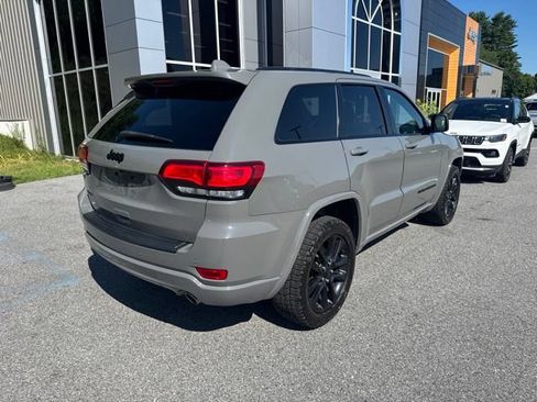 Used 2021 Jeep Grand Cherokee Laredo X AWD/4WD image 6