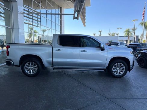 Used 2022 Chevrolet Silverado 1500 LTZ w/ LTZ Premium Package AWD/4WD image 3