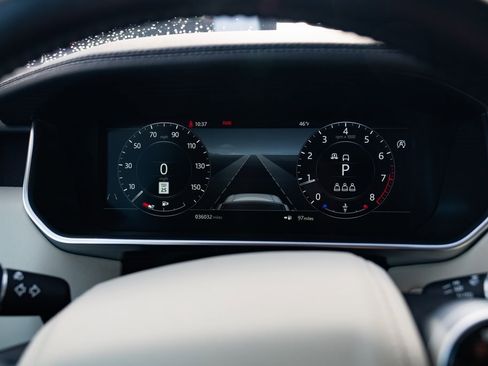 Used 2021 Land Rover Range Rover Westminster Edition image 12