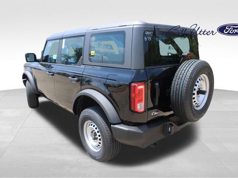 New 2025 Ford Bronco 4-Door image 4