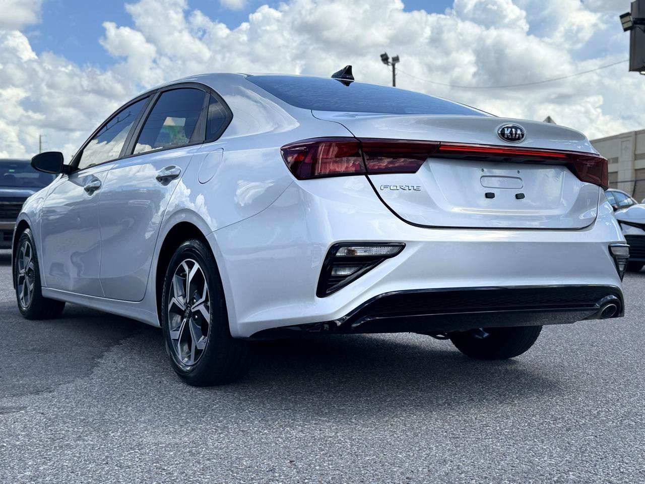Used 2020 Kia Forte LXS FWD image 9