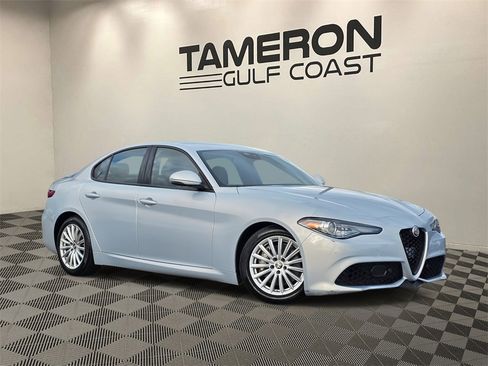 Used 2023 Alfa Romeo Giulia Sprint image 1