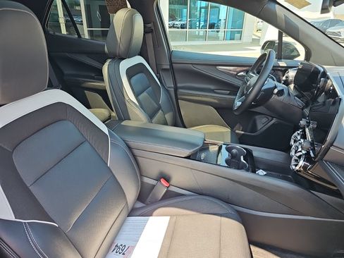 Used 2024 Chevrolet Blazer EV LT AWD/4WD image 17
