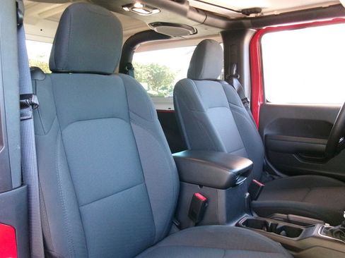 Used 2021 Jeep Wrangler Sport AWD/4WD image 19