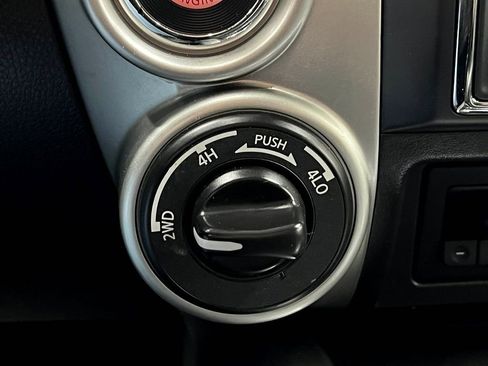 Used 2017 Nissan Titan PRO-4X AWD/4WD image 30