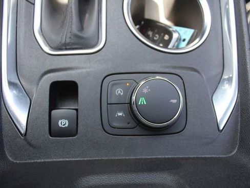 Used 2022 Chevrolet Traverse Premier w/ Redline Edition FWD image 33