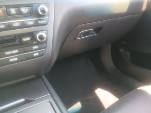 Used 2015 Hyundai Genesis 5.0 RWD image 27