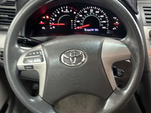 Used 2009 Toyota Camry LE FWD image 11