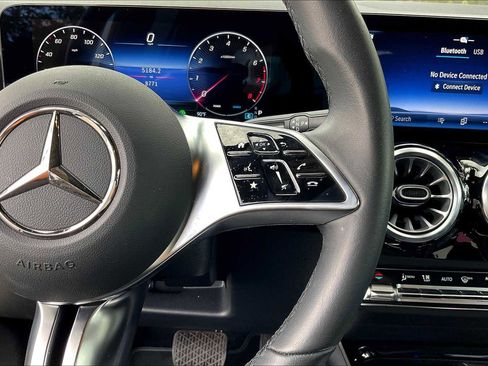 Certified 2025 Mercedes-Benz GLA 250 image 20