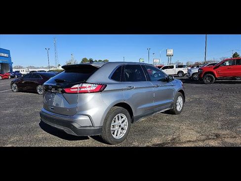 Used 2023 Ford Edge SEL image 3