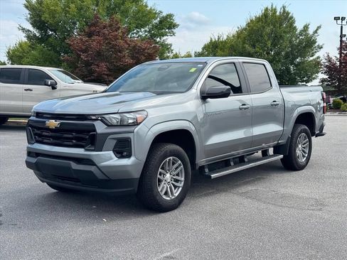 Used 2024 Chevrolet Colorado LT w/ LT Convenience Package II RWD image 7