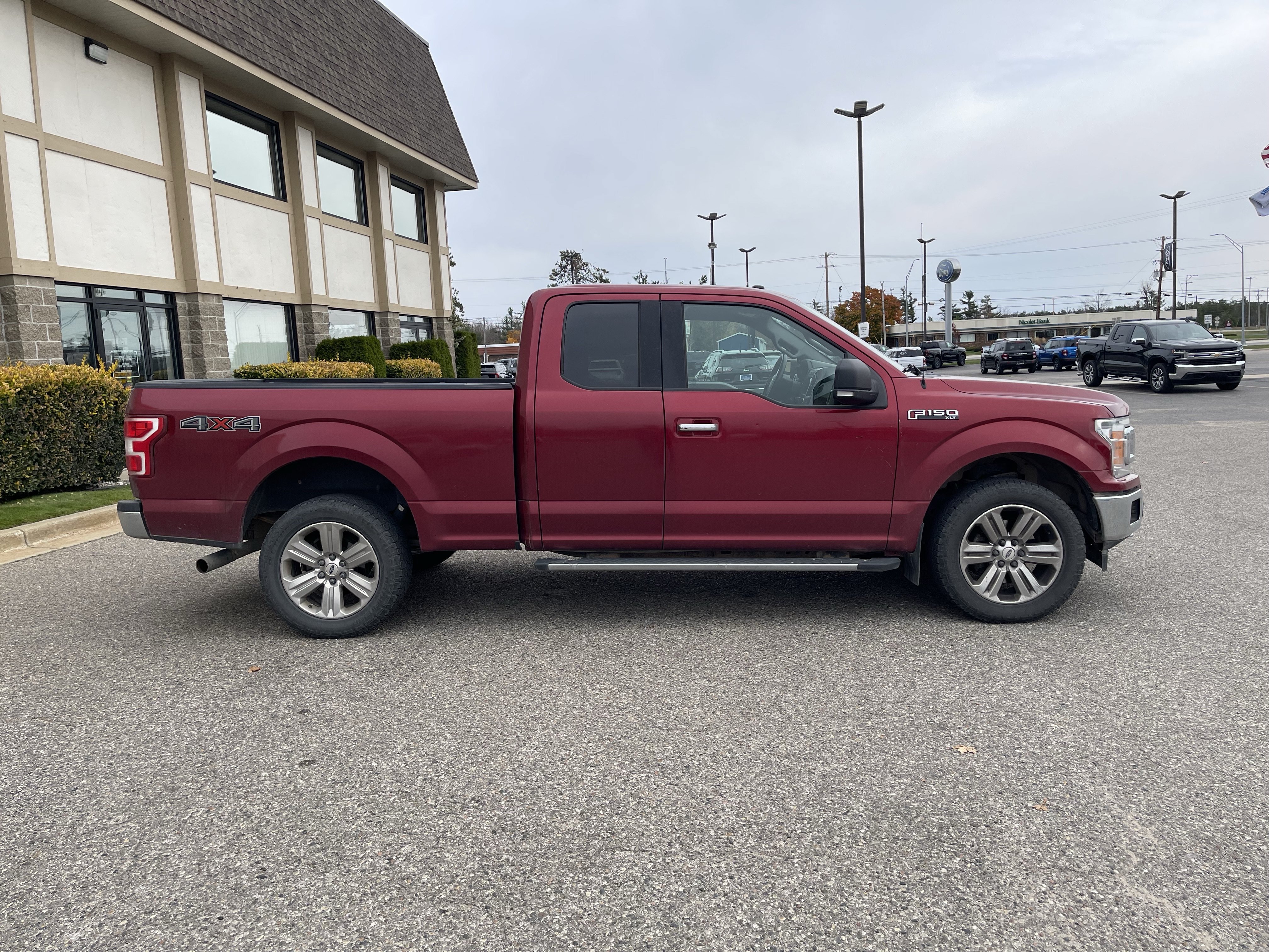 Used 2018 Ford F150 XLT w/ Equipment Group 302A Luxury AWD/4WD image 3