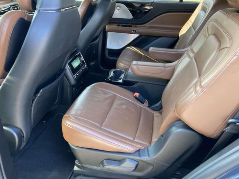 Used 2020 Lincoln Aviator Reserve w/ Equipment Group 202A image 17