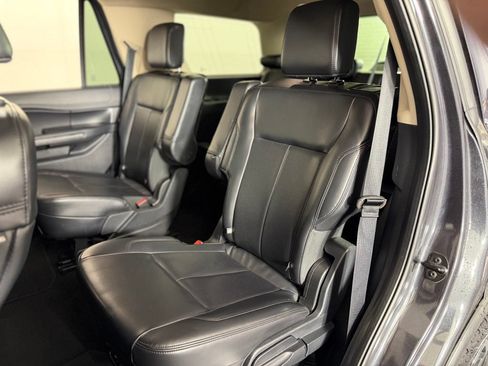 Used 2024 Ford Expedition XLT AWD/4WD image 30