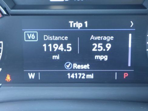 Used 2024 Cadillac XT6 Premium Luxury image 25