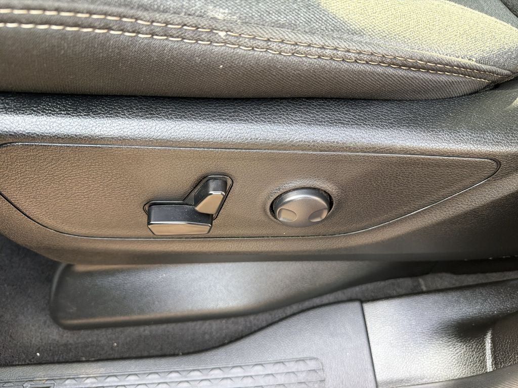 Used 2025 RAM 1500 Big Horn AWD/4WD image 16