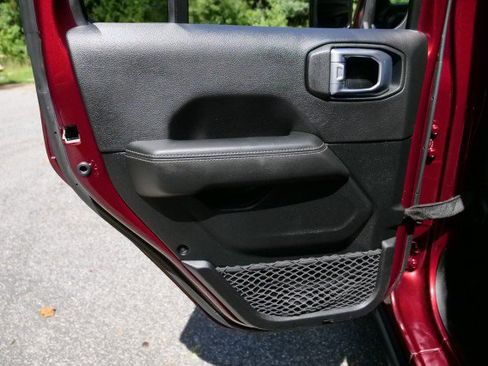 Used 2021 Jeep Wrangler Unlimited Rubicon AWD/4WD image 31