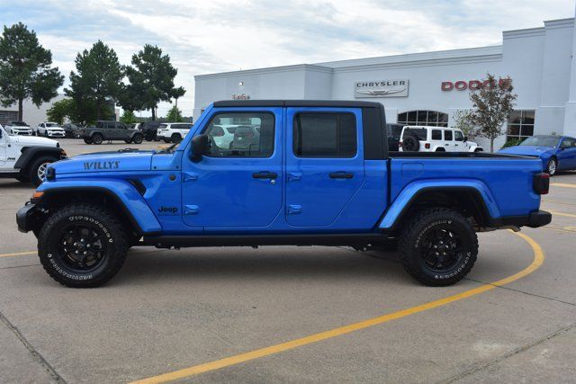 Used 2025 Jeep Gladiator Sport AWD/4WD image 8