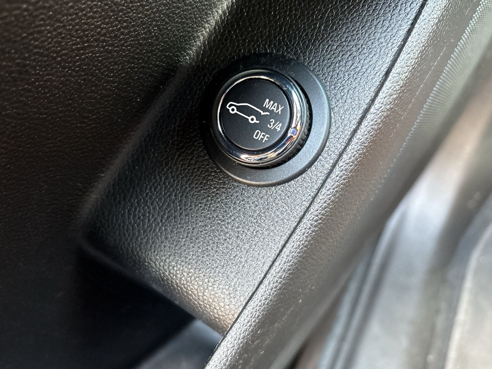 Used 2022 Chevrolet Traverse LT AWD/4WD image 29