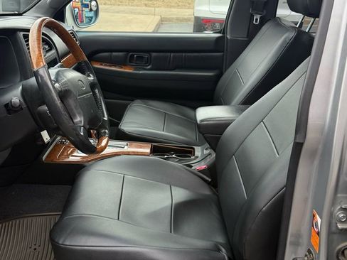 Used 2001 INFINITI QX4 4WD w/ (S02) Sport Pkg image 6