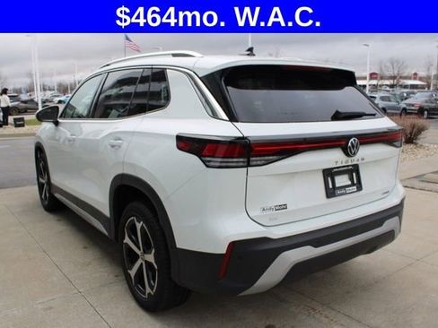 Used 2025 Volkswagen Tiguan SE AWD/4WD image 4
