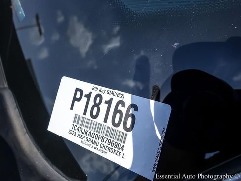 Used 2023 Jeep Grand Cherokee L Laredo AWD/4WD image 30