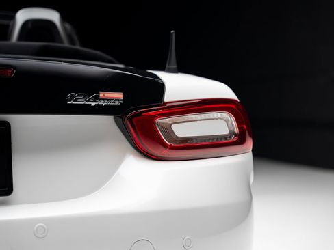 Used 2019 FIAT 124 Spider Abarth w/ Convenience Group RWD image 31