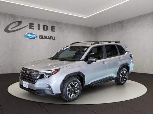 Used 2025 Subaru Forester Premium AWD/4WD image 9