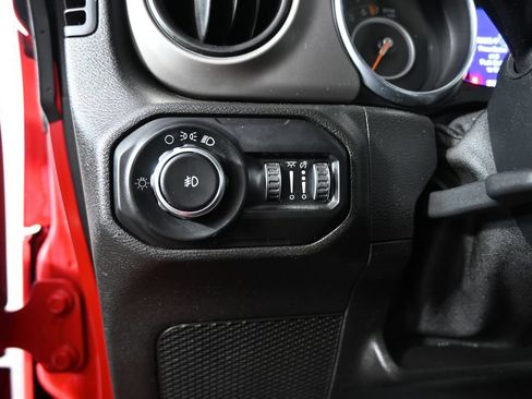 Used 2020 Jeep Wrangler Sport AWD/4WD image 22