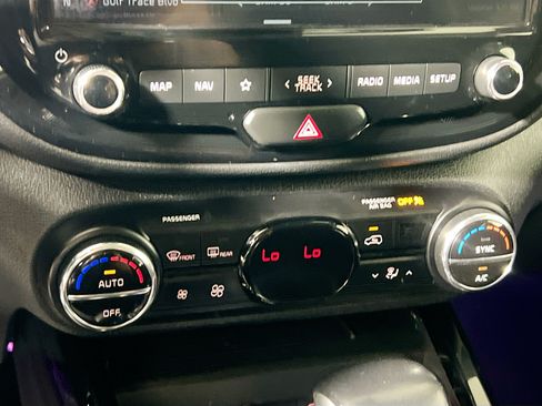 Used 2021 Kia Soul Turbo FWD image 26