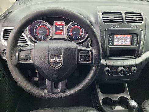 Used 2019 Dodge Journey SE image 22