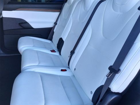 Used 2022 Tesla Model X image 13